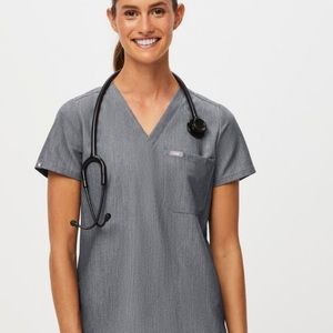 2 pair Figs brand new top TWO PAIR size large